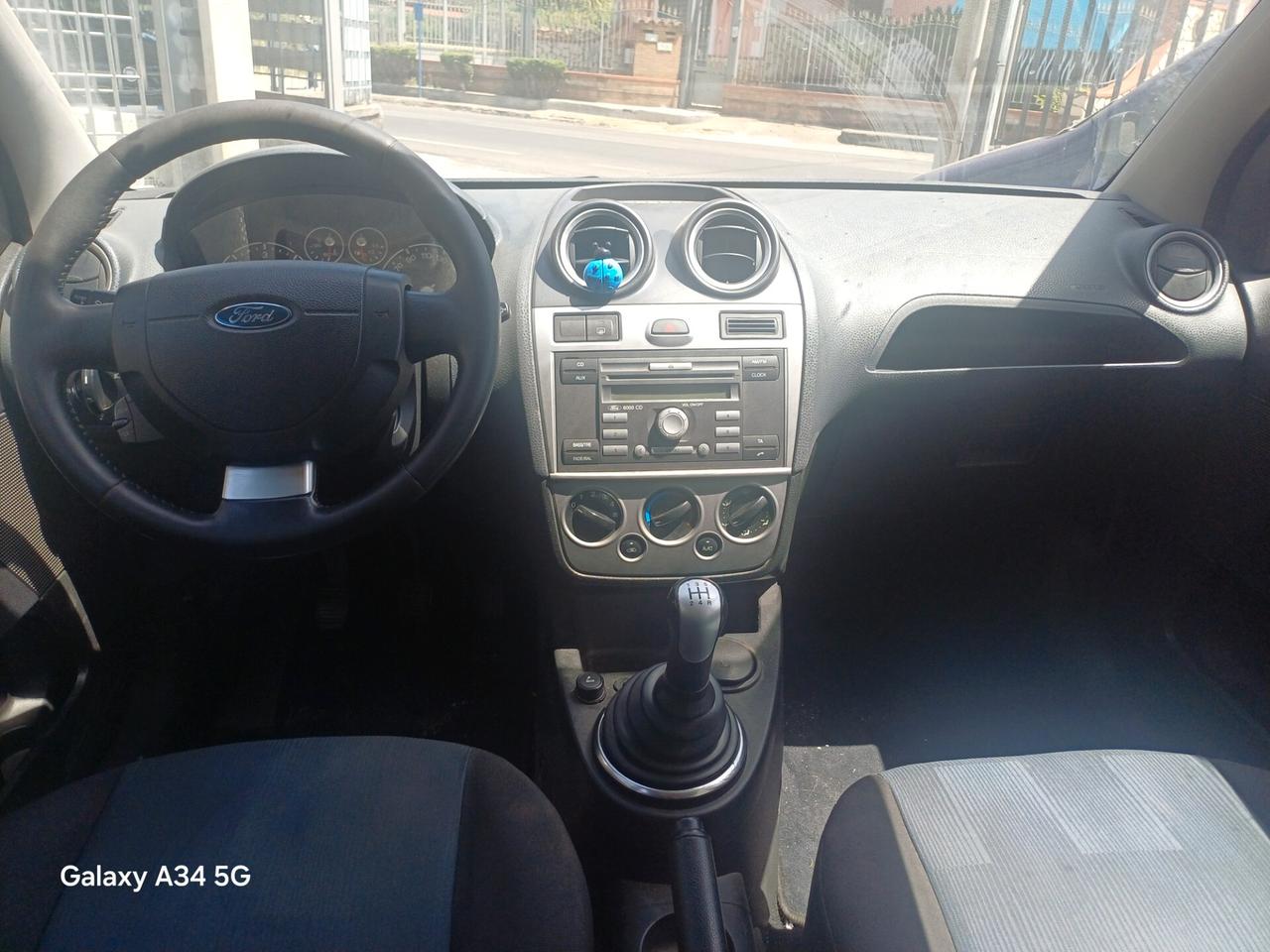 Ford Fiesta 1.4 TDCi 5p. Ghia