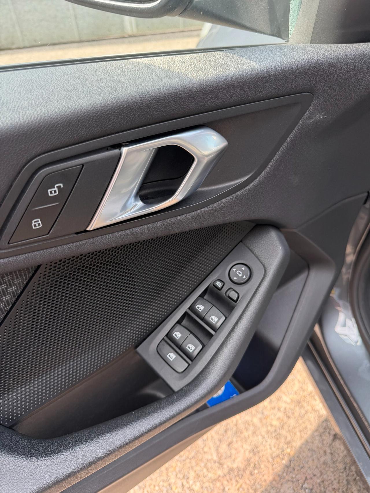 Bmw 116 116d 5p. Business Advantage