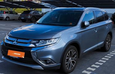 Mitsubishi Outlander 2.2 DI-D 4WD Instyle Plus SDA 7 posti