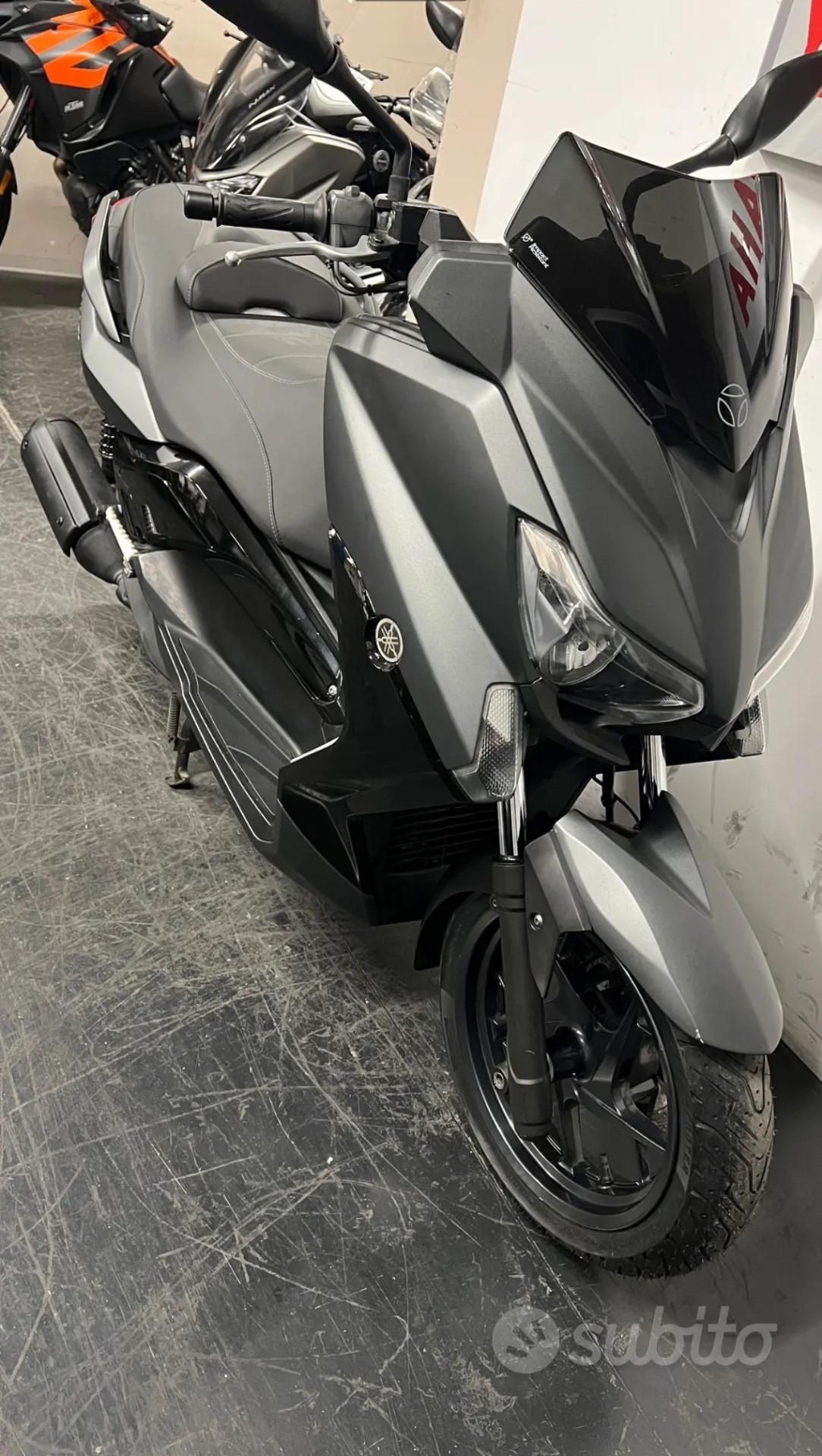 Yamaha X-Max 250