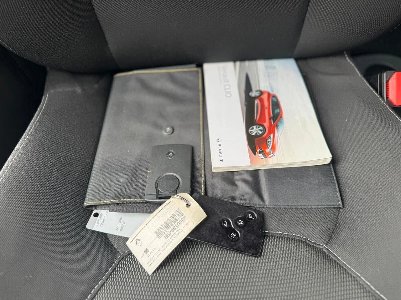 Renault Clio dCi 8V 75 CV Start&Stop 5 porte Energy Duel