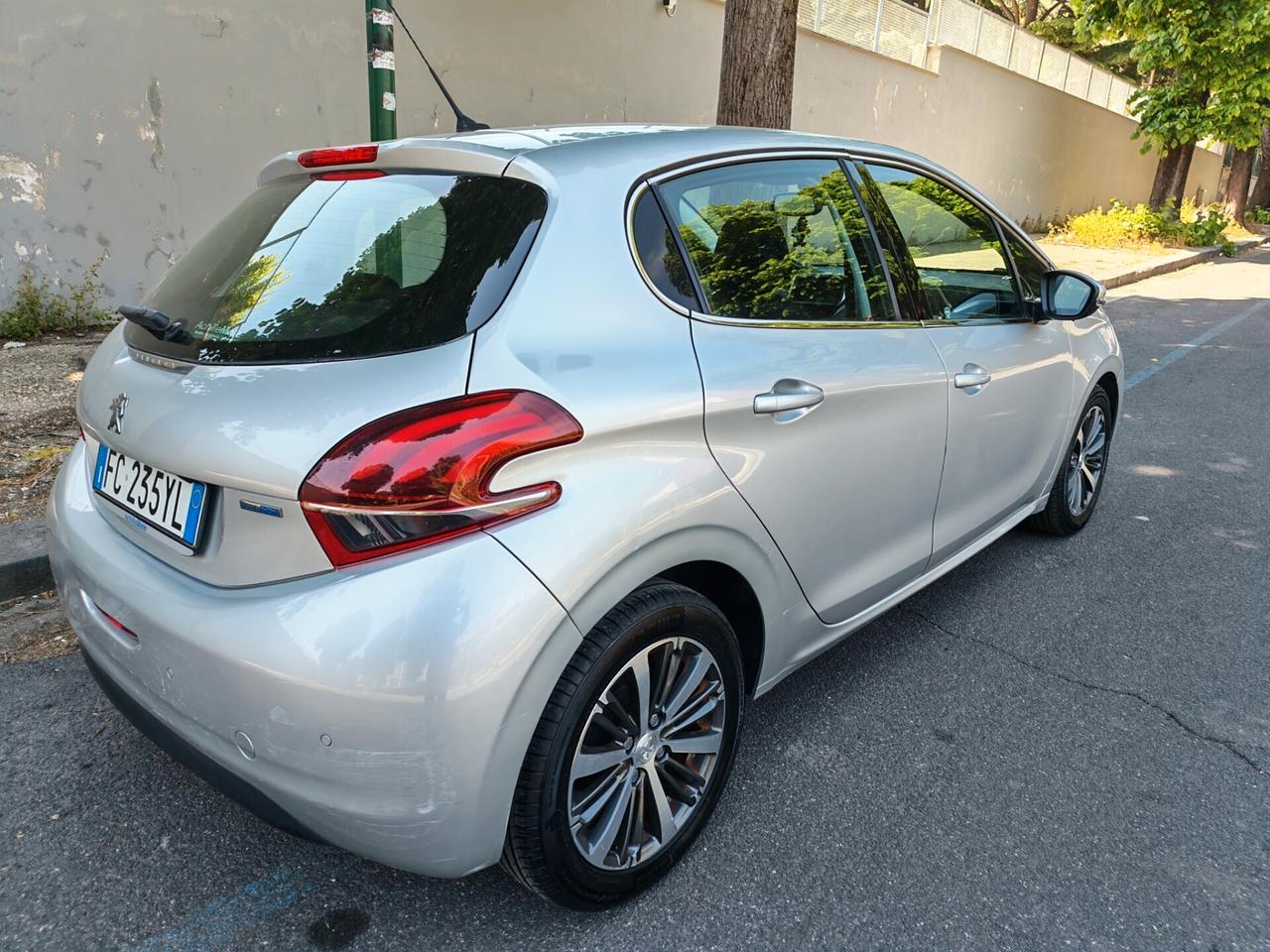 Peugeot 208 BlueHDi 75 5 porte Allure