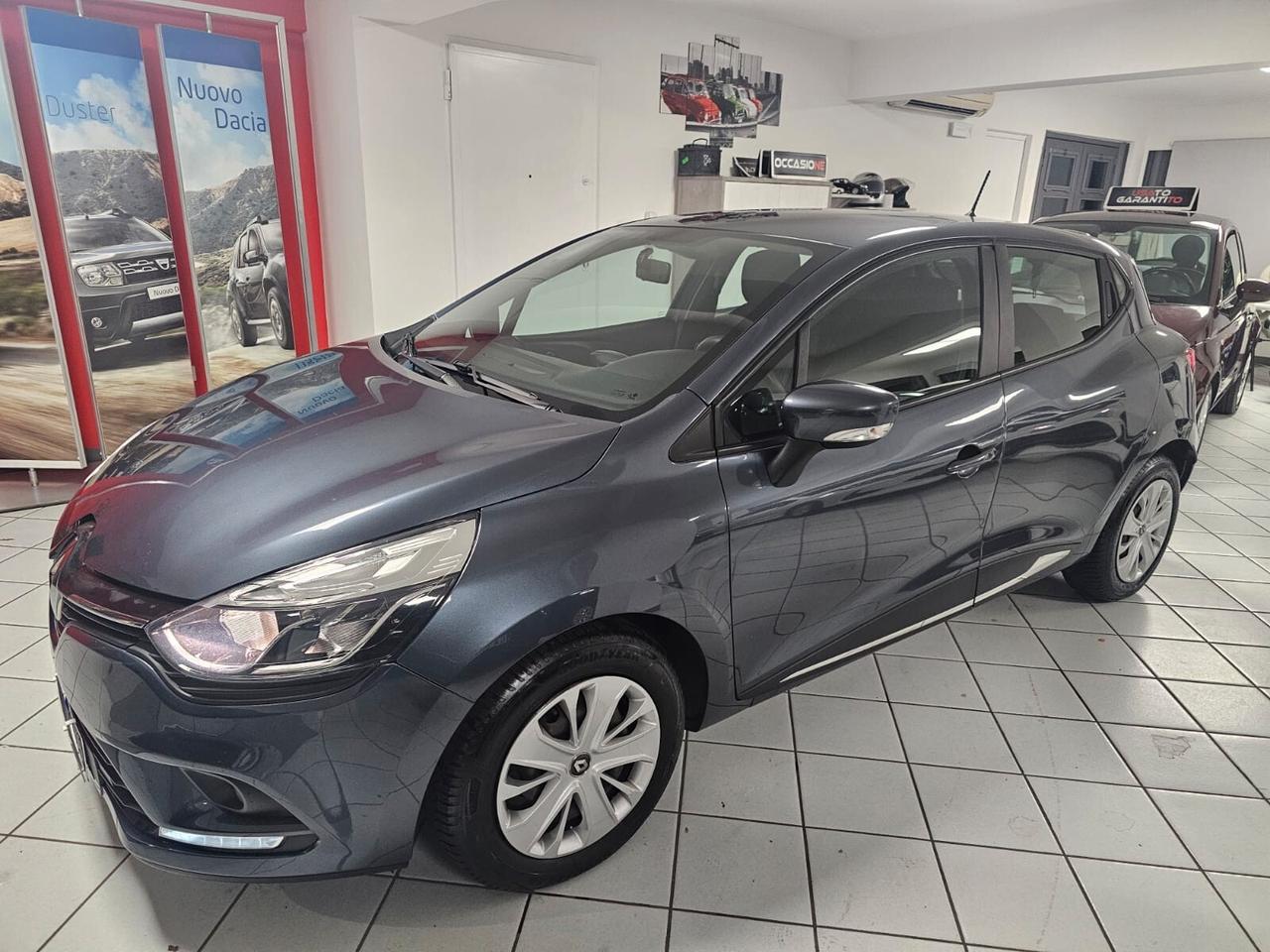 Renault Clio TCe 12V 75 CV 5 porte Moschino Intens