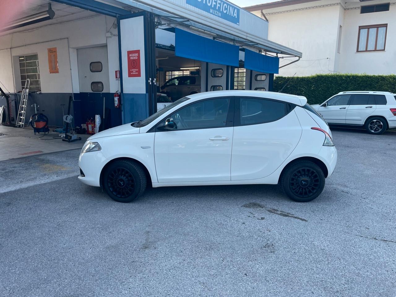 Lancia Ypsilon 1.2 69 CV 5 porte GPL Ecochic Elefantino