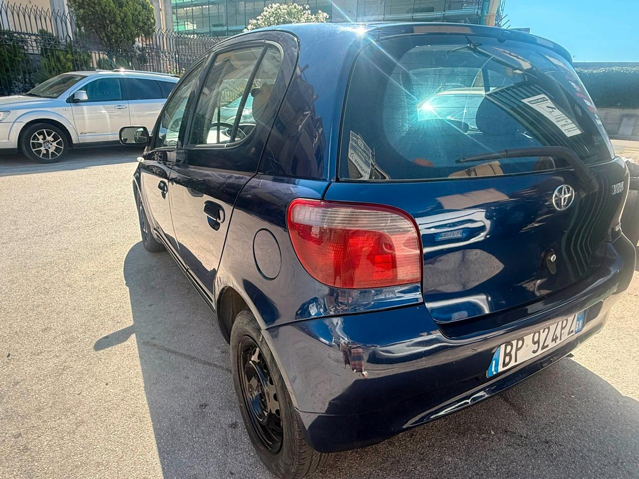 Toyota Yaris 1.0i 16V cat 5 porte Sol