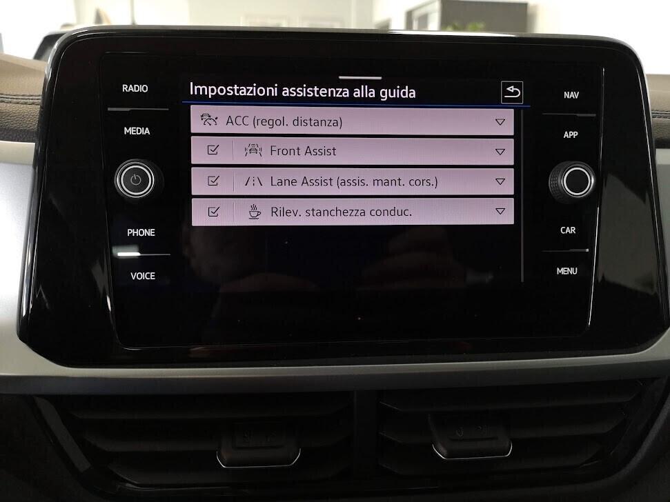 Volkswagen T-Roc 1.0 TSI Life 110CV 6 marce Fari led