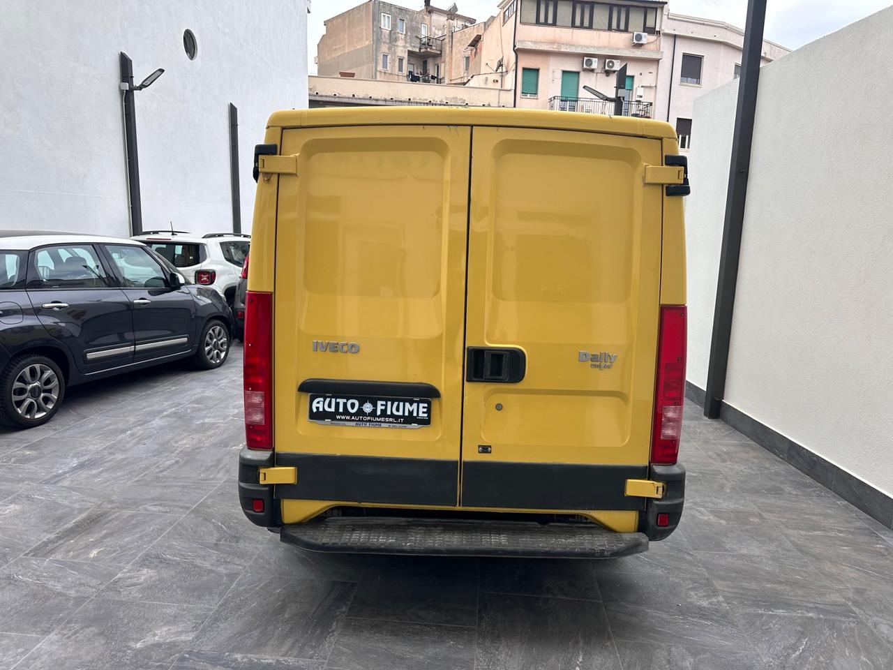 Iveco Daily 35S11 2.8 TDI PM Cabinato