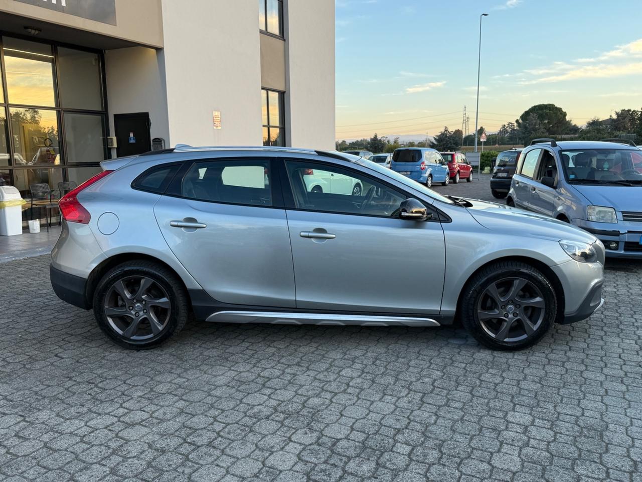 Volvo V40 Cross Country D2 1.6 Summum