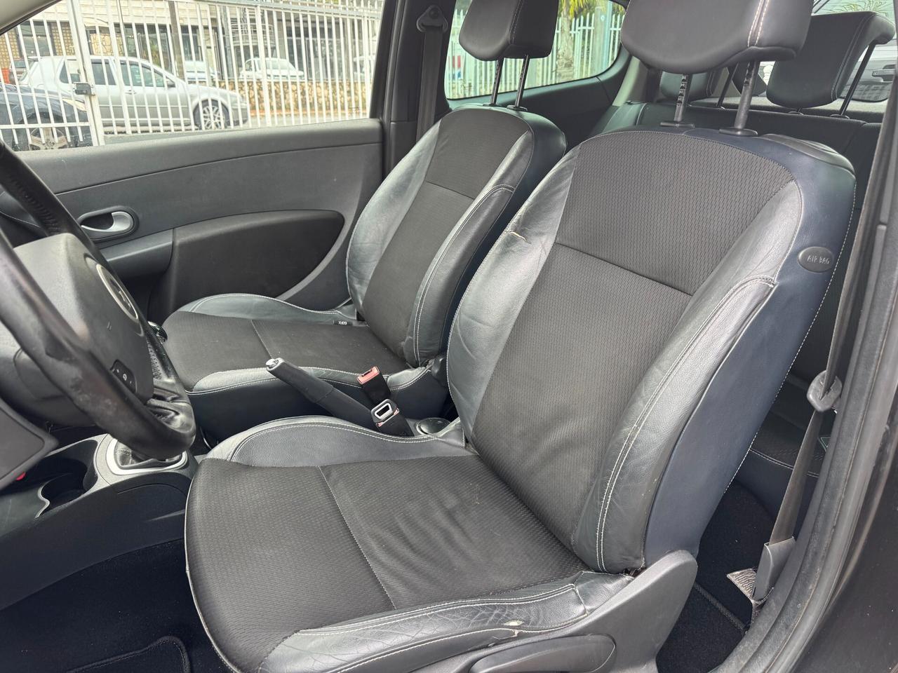 Renault Clio 1.2 16V 3 porte Le Iene