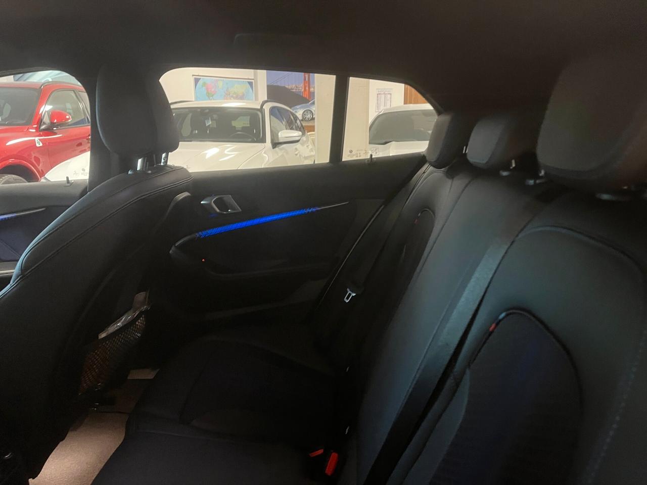 Bmw 118 118d 5p. Msport