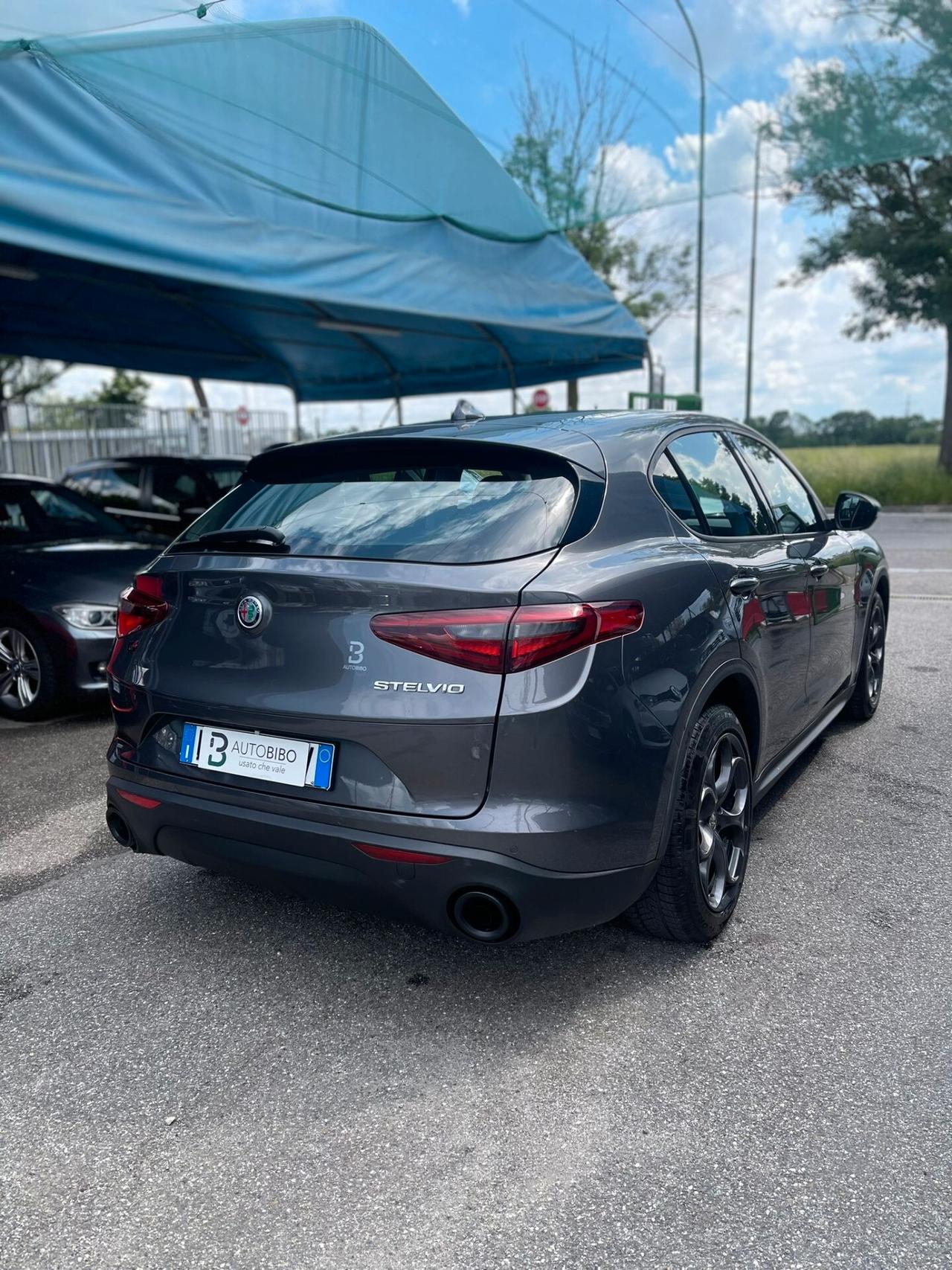 Alfa Romeo Stelvio 2.2 Turbodiesel 180 CV AT8 RWD Business