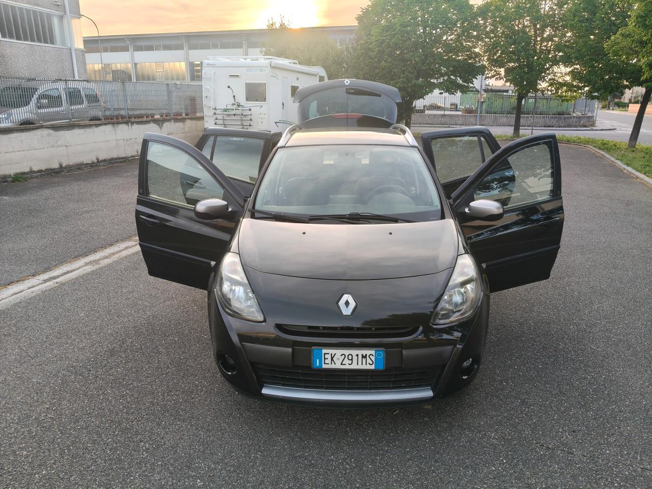Renault Clio 1.2 sw del 2011 SOLO 105.000 KM