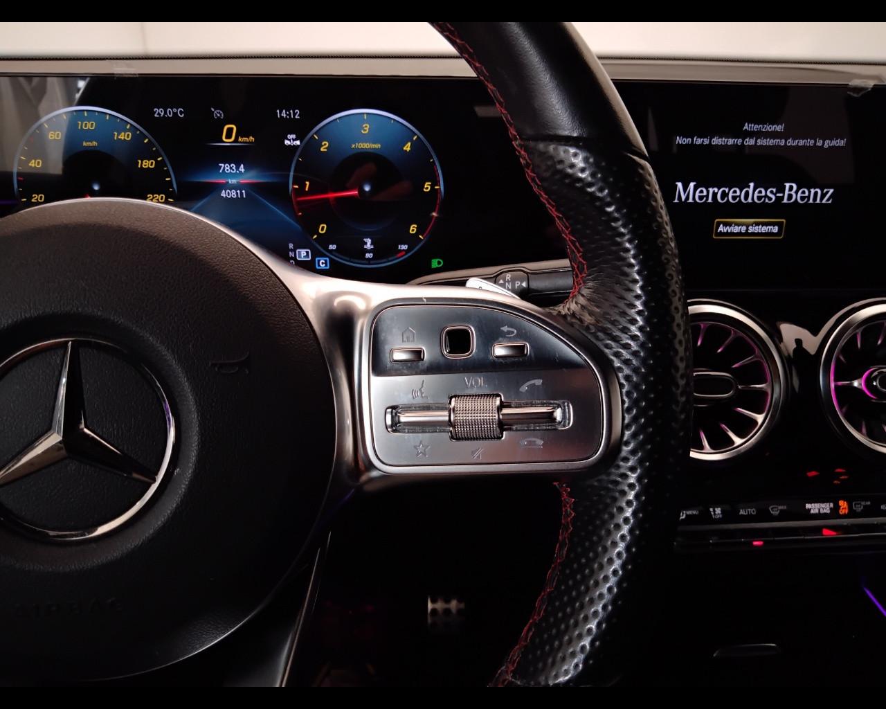 Mercedes-Benz GLB - X247 2019 - GLB 200 d Premium auto