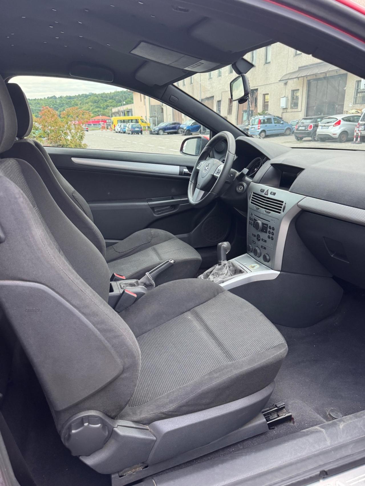 Opel Astra GTC 1.9 16V CDTI 150CV 3 porte Sport euro4