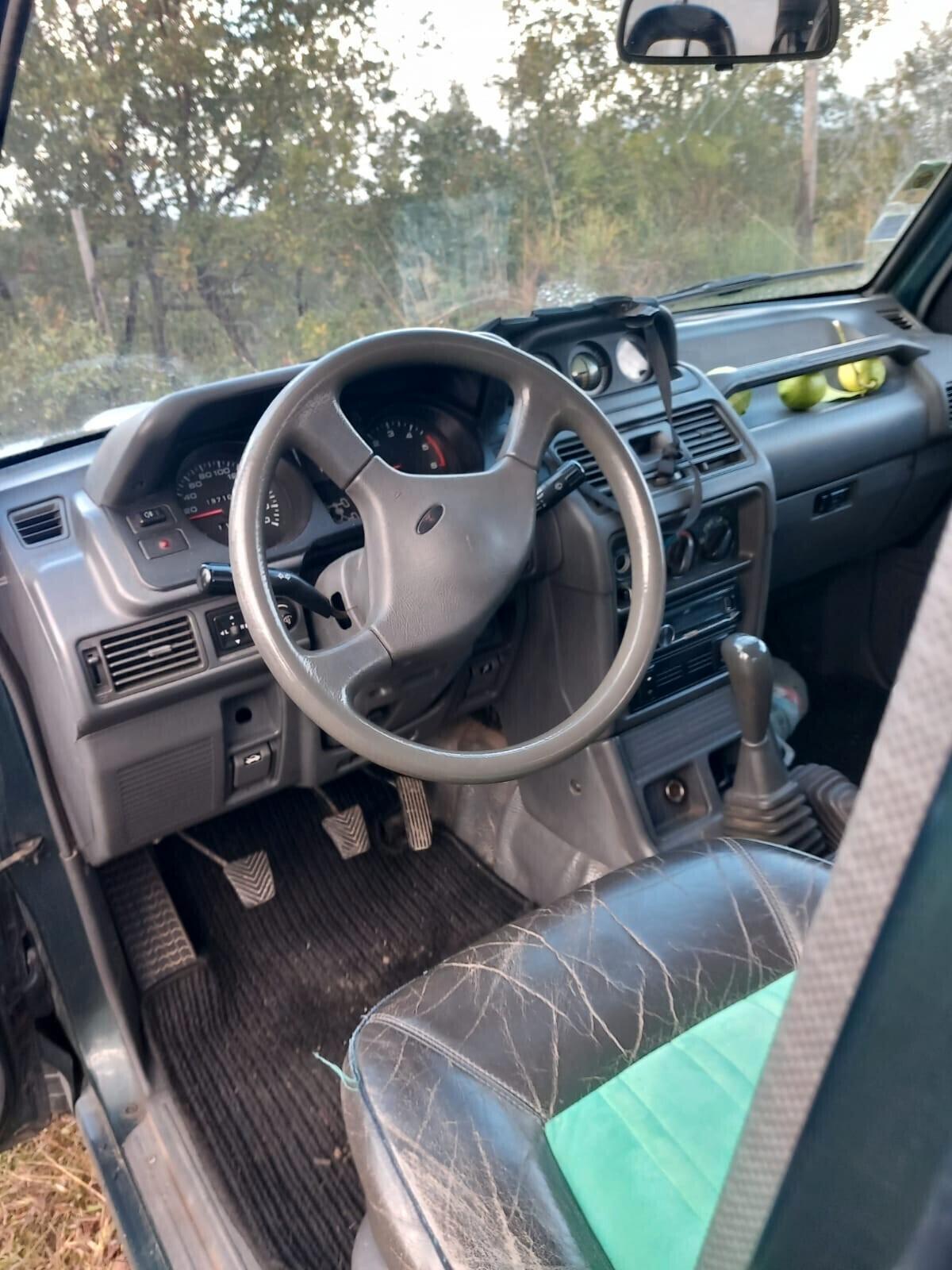 Mitsubishi Pajero Canvas Top vettura con certificazione ASI