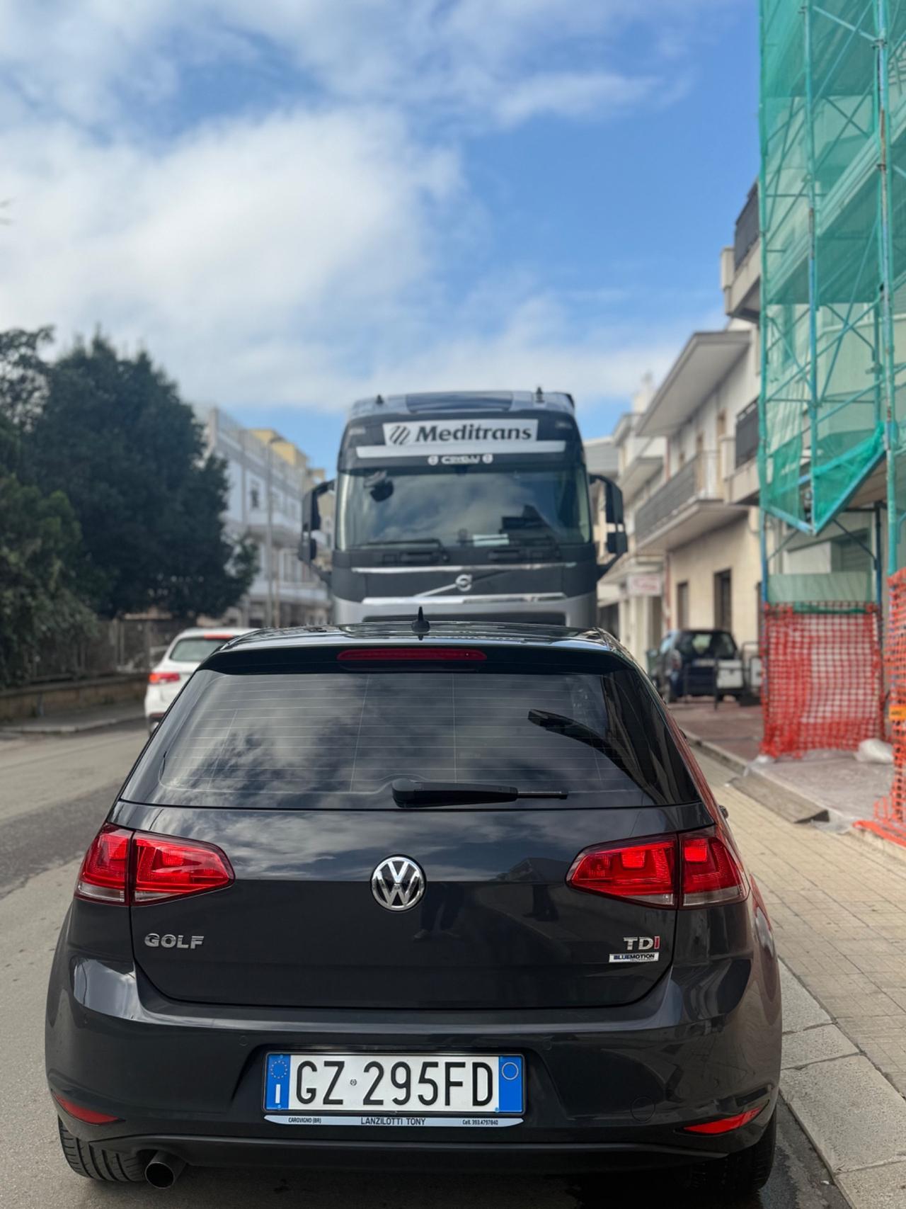 Volkswagen Golf 5p 1.6 tdi 110cv NAVI,APP CONNECT,SEDILI RISCALD.ATISENSORI DI PARCHEGGIO,DISTRIBUZIONE FATTA 10/25