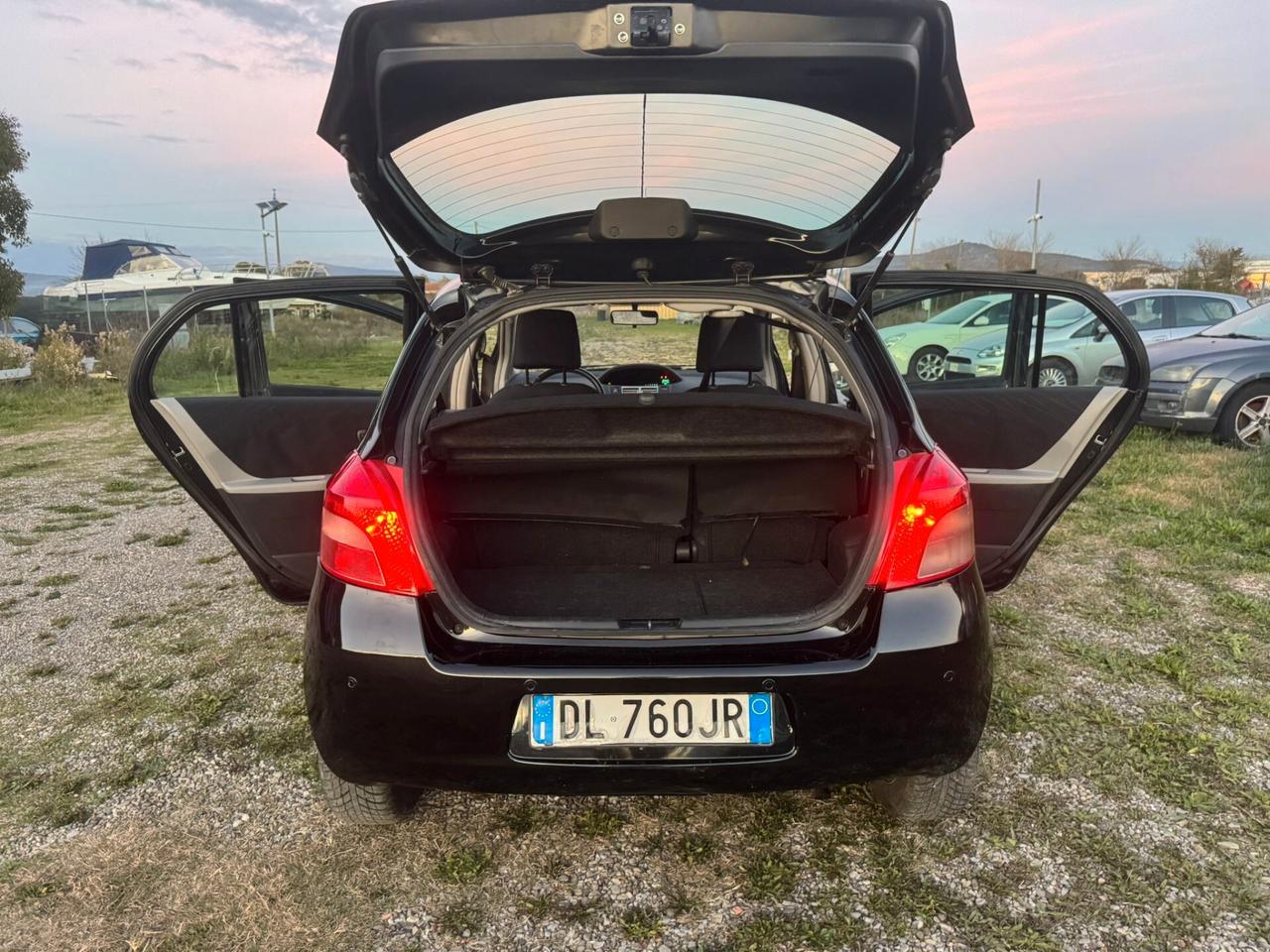 Toyota Yaris 1.0 5 porte SOLAMENTE 129.000 KM