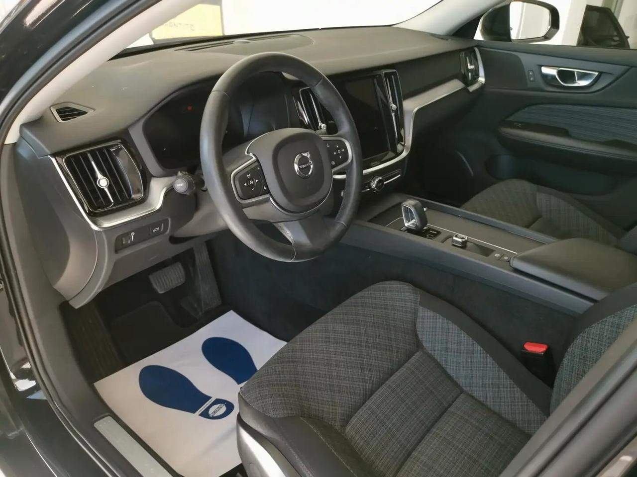 Volvo V60 B4 (d) Geartronic Momentum Business