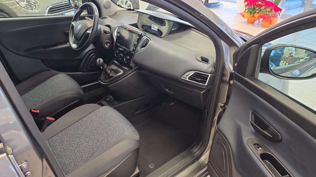 Lancia Ypsilon 1.0 FireFly 5 porte S&S Hybrid Gold