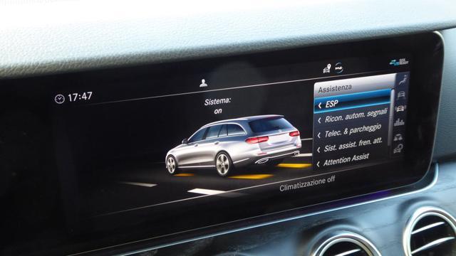MERCEDES-BENZ E 220 d S.W. 4Matic Auto Premium AMG