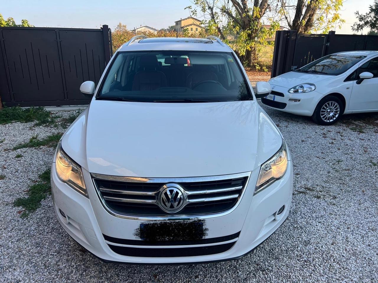 Volkswagen Tiguan 2.0 16V TDI DPF Sport & Style (18°)