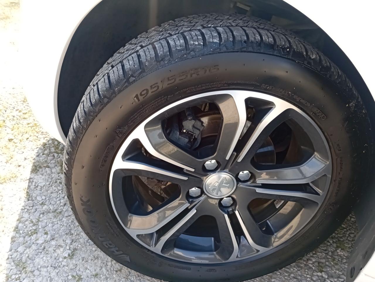 Peugeot 208 1.4 HDi 68 CV 5 porte BLACK pack UNIPRO BEN TENUTA