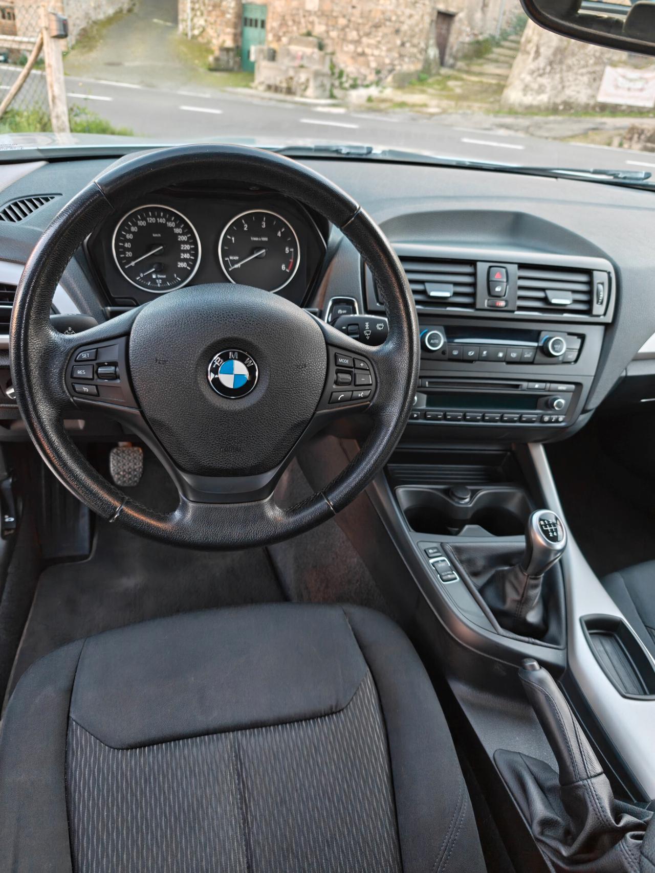 Bmw 116d 5p. Efficient Dynamics