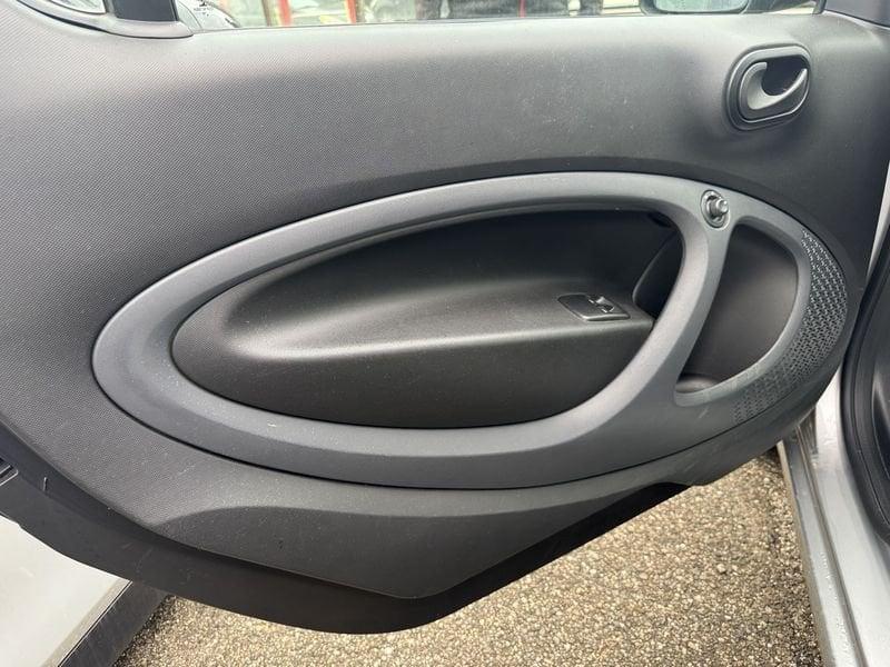 smart fortwo 70 1.0 52kW youngster