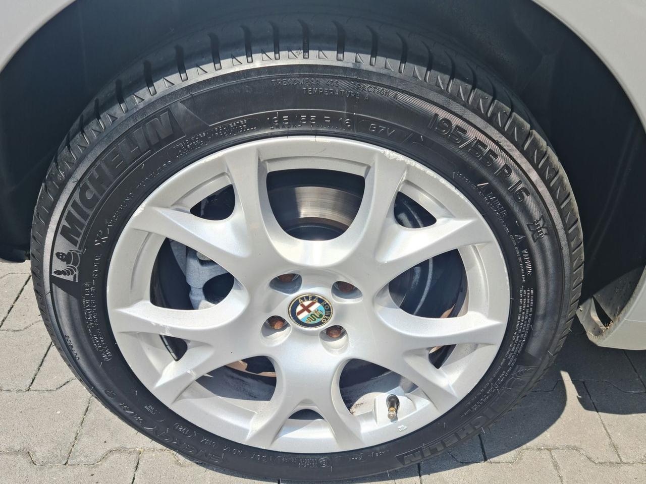 Alfa Romeo MiTo DISTINCTIVE PREMIUM #5995
