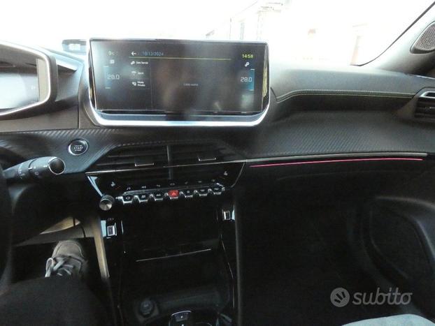 PEUGEOT 2008 motore elettrico 136 CV GT Pack