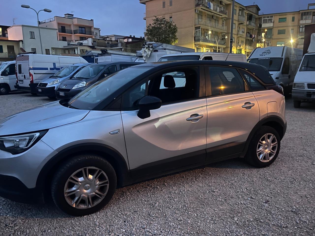 Opel Crossland X 1.5 D 102 CV (m. Rotto) Innovation