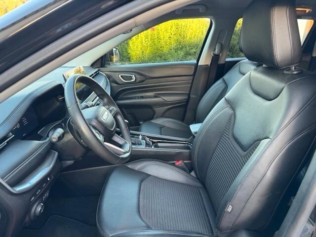 Jeep Compass TOTAL BLACK 4xe Business Plus da 190 euro al mese