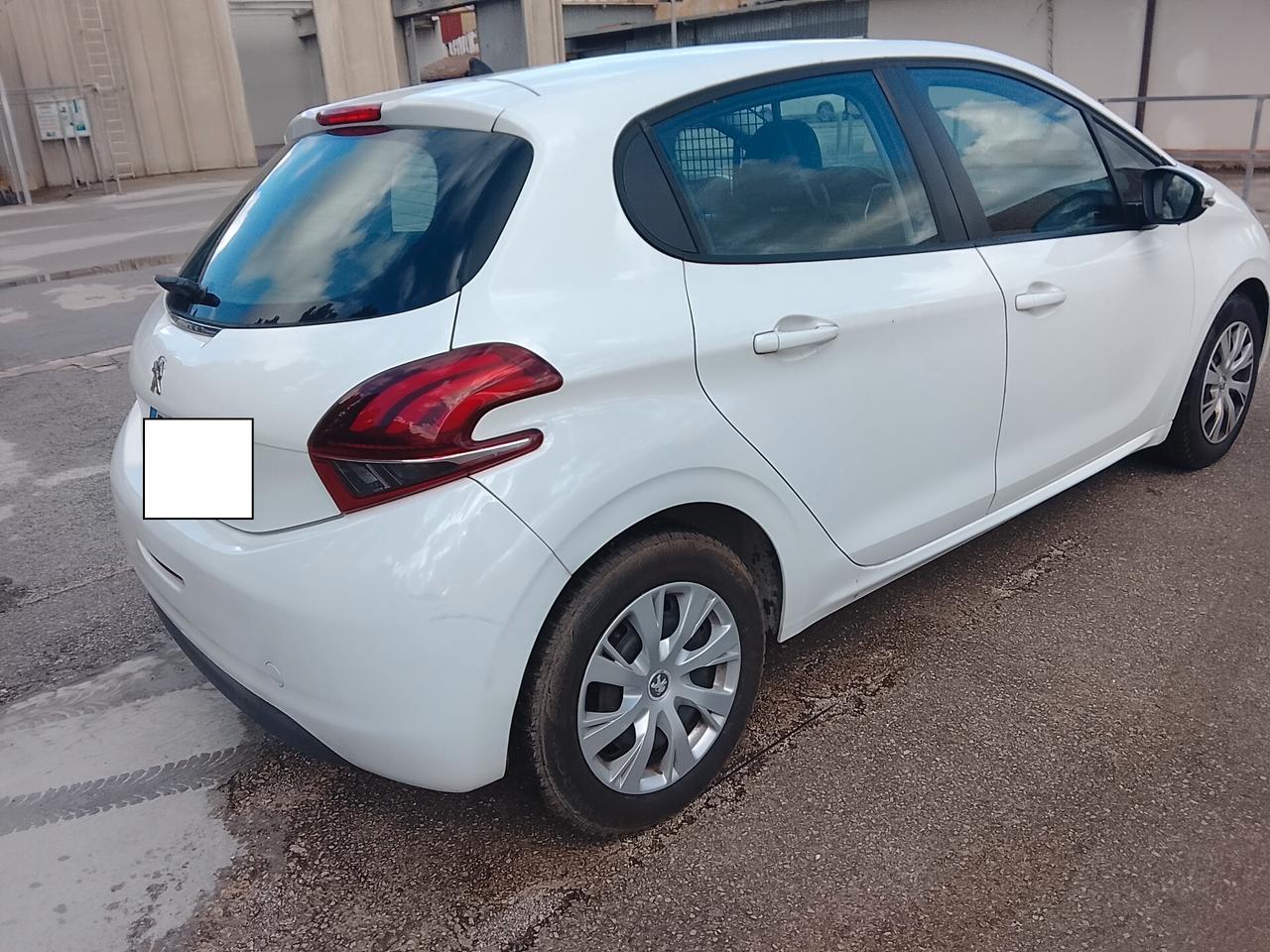 Peugeot 208 Van 1.6 HDi detraibile al 100%