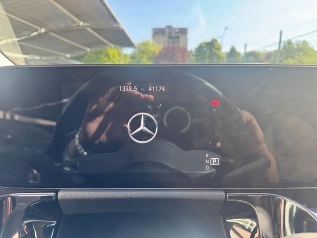 MERCEDES-BENZ GLA 180 d Automatic Business NAVI+RETR. SOLI KM. 41.200