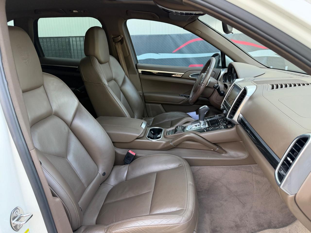 Porsche Cayenne 3.0 Diesel NO SUPERBOLLO TETTO NAVI FULL