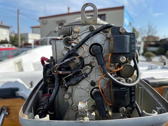 JDM Titane Barca a motore carello