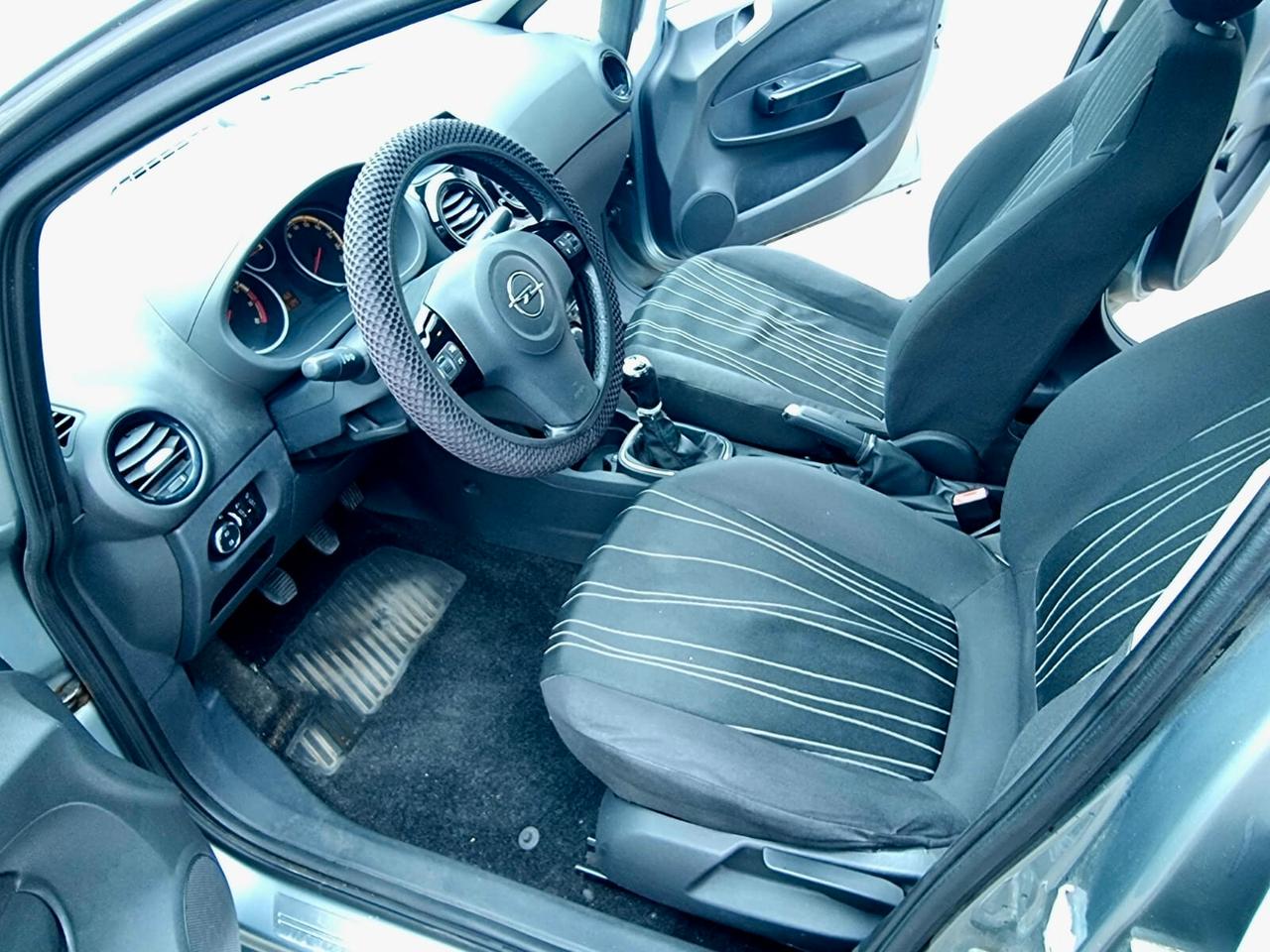 Opel Corsa 1.2 5 porte Club ADATTA A NEOPATENTATI