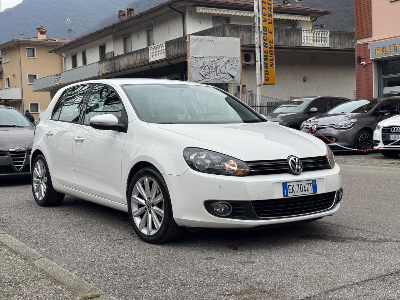 Volkswagen Golf Business 1.6 TDI DSG - CAMBIO AUTOMATICO - SENSORI ANTERIORI E POSTERIORI - OK NEOPATENTATI