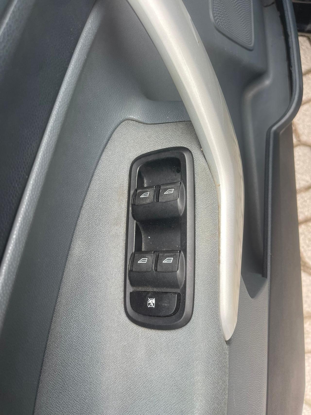 Ford Fiesta 1.4 5 porte Bz.- GPL Titanium