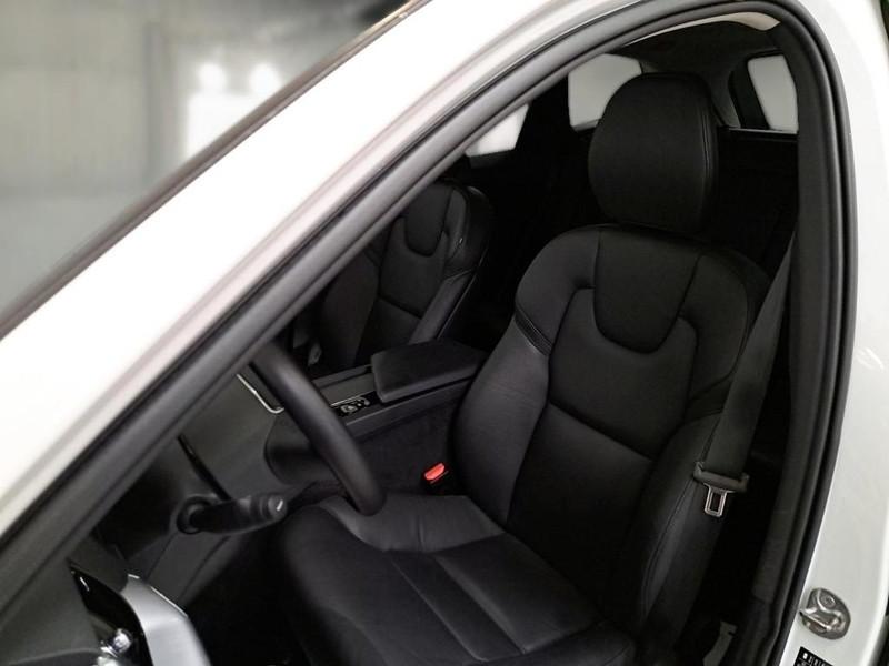 VOLVO XC60 B4 D AWD automatico Momentum