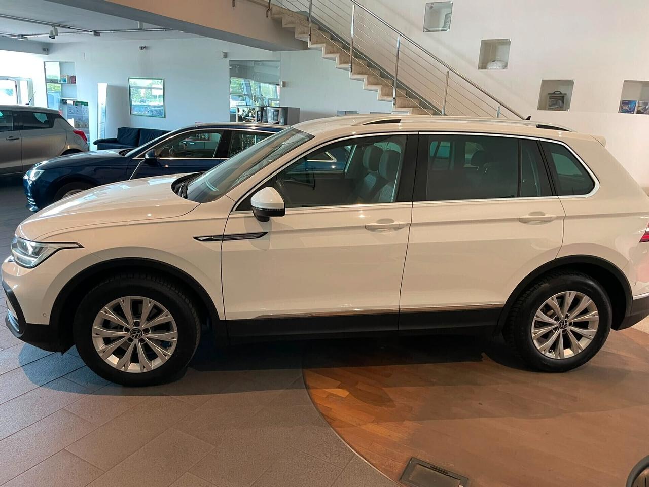 VOLKSWAGEN TIGUAN 2.0 TDI DSG ELEGANCE – 06/2023 – 90.000 KM