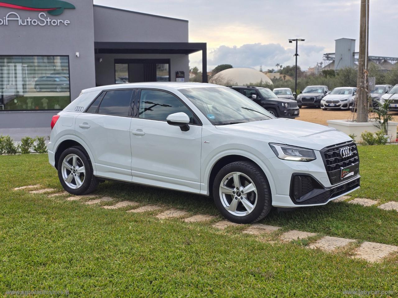 AUDI Q2 30 TDI S line Edition