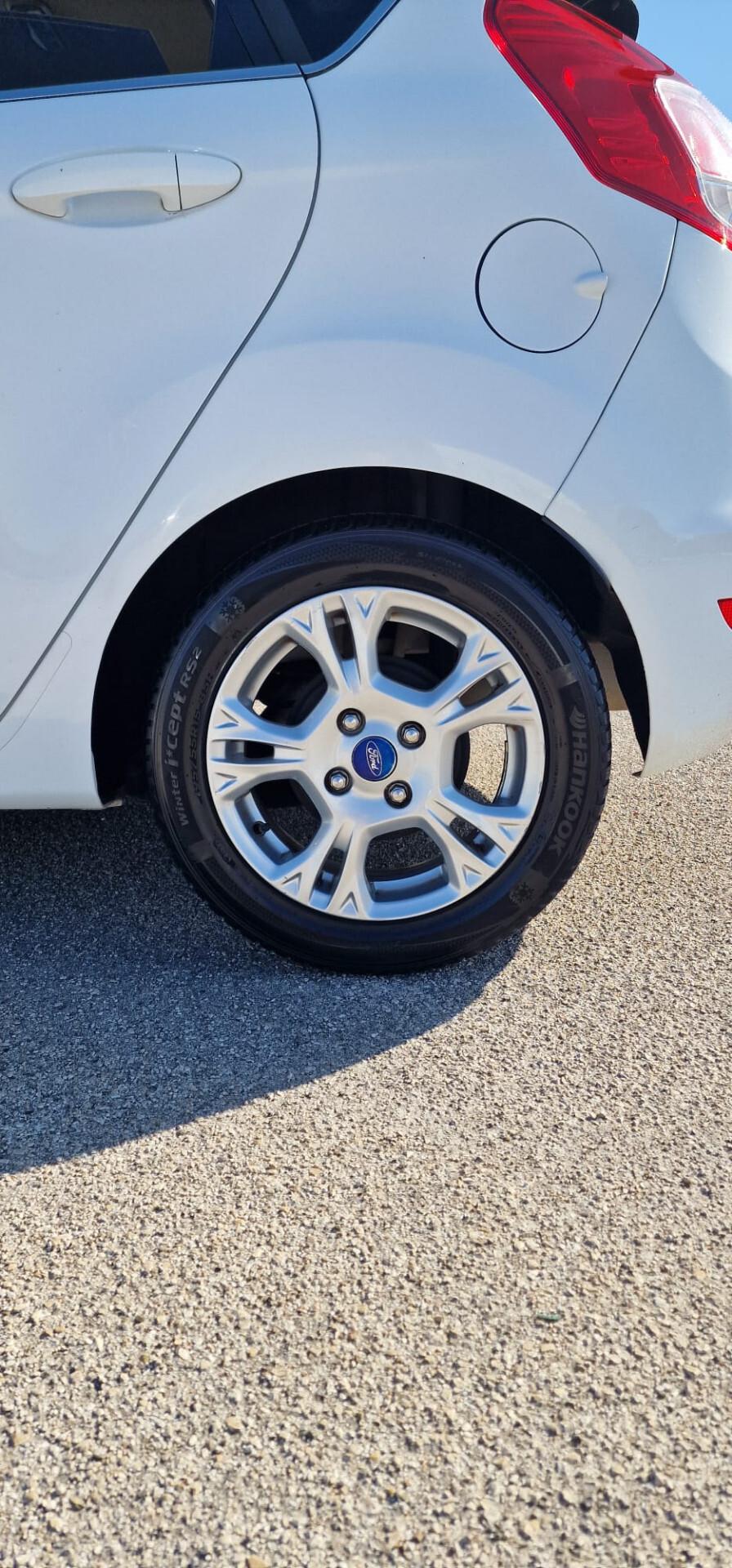 Ford Fiesta 1.2 60CV Black & White Edition 2015