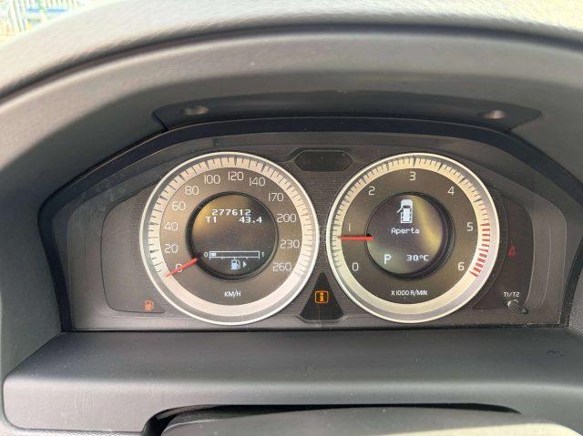 VOLVO V70 V70 III 2.0 d3 Summum geartronic E5
