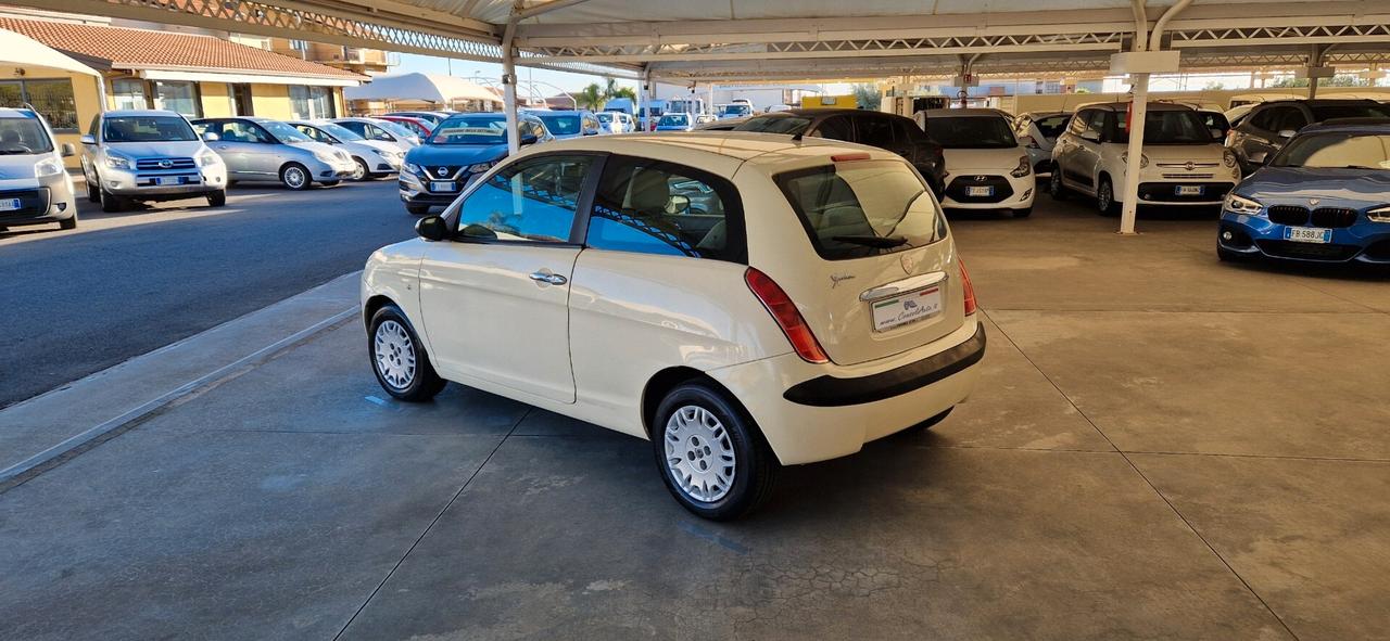 Lancia Ypsilon 1.2 Oro Plus