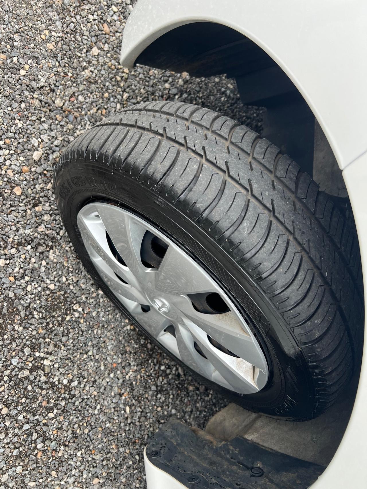 Toyota Aygo 1.0 12V VVT-i 5 porte Active Connect*NAVI*NEOPATENTATI