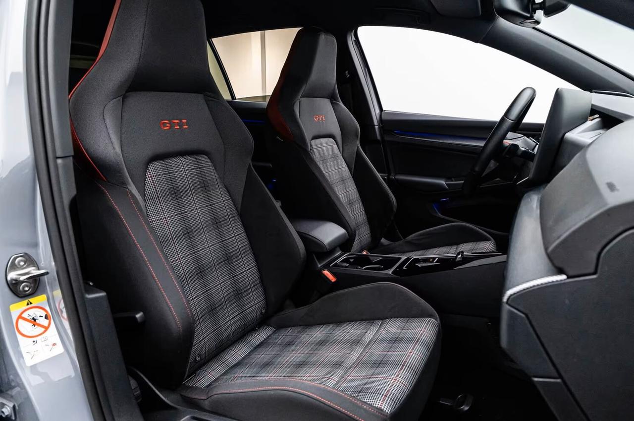 Volkswagen Golf GTI 8.5 2.0 TSI DSG TELECAMERA HARMAN/KARDON