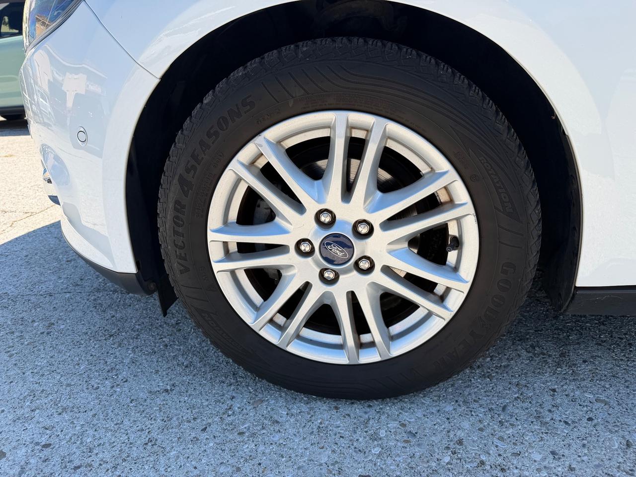 Ford Focus titanium neopatentati