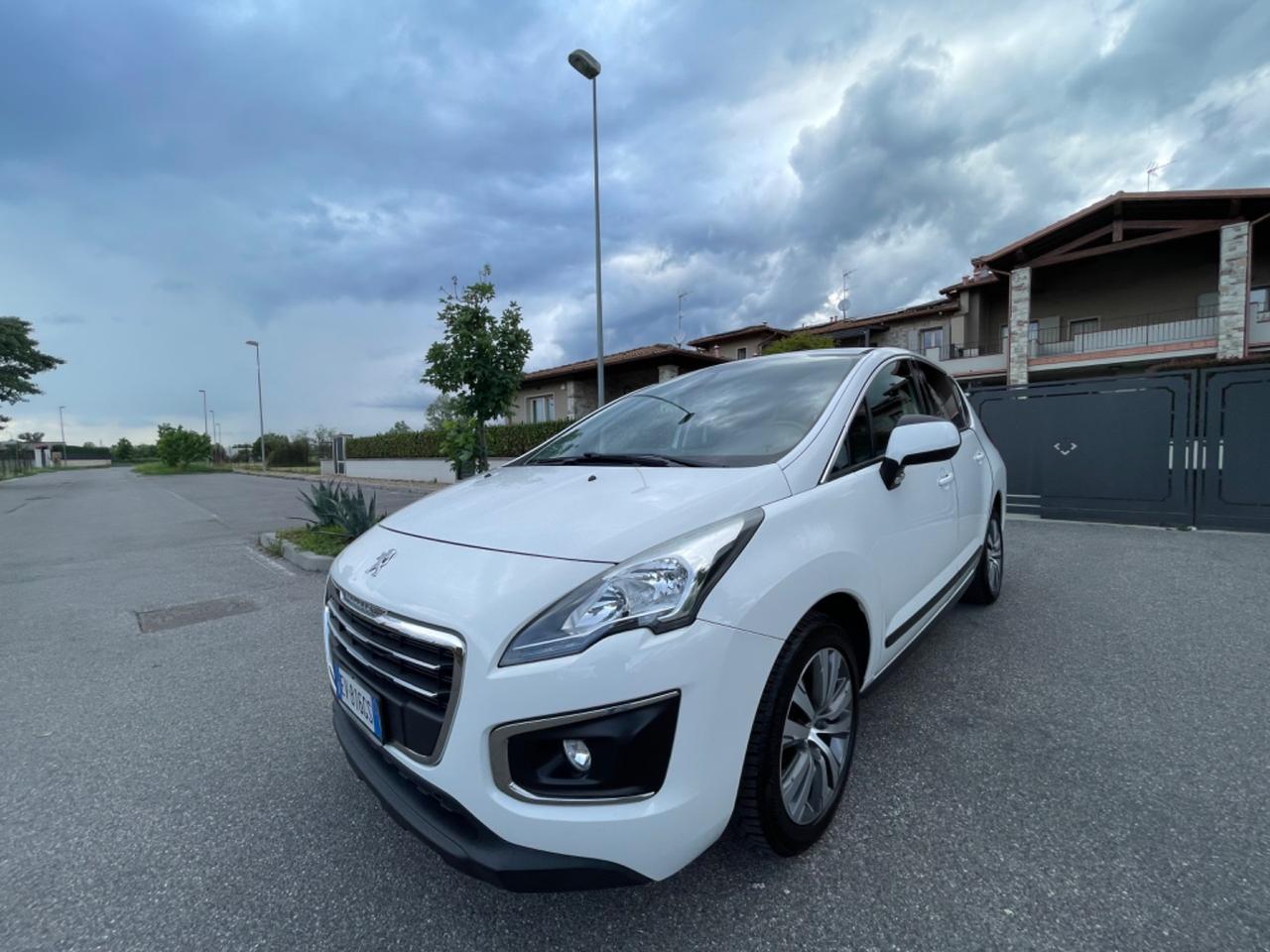 Peugeot 3008 1.6 HDi 115CV Access