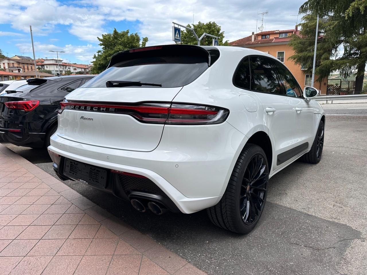 Porsche Macan 2.0 265cv TETTO PANORAMICO / R21 / CAMERA / APPLE CARPLAY